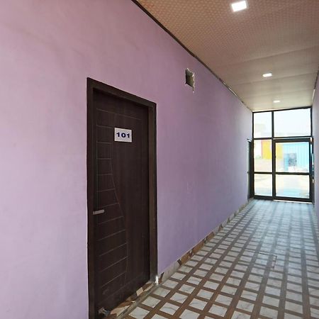 Oyo 63528 60 Milestone Tibri Exterior foto